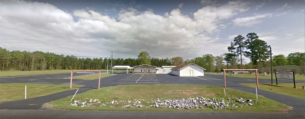 Toledo Bend Church of Christ building and parking area